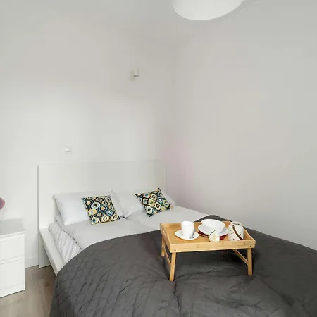Nowoczesny Apartament Z Parkingiem By Noclegi Renters Poznań